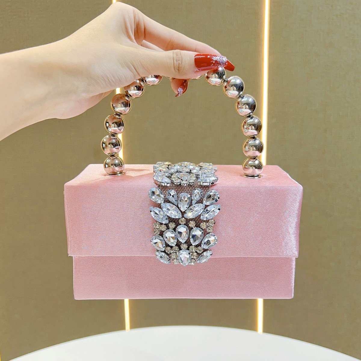 Sparkling Rhinestone Pearl Box - Tassel Fringe Trim บทวิจารณ์และราคา