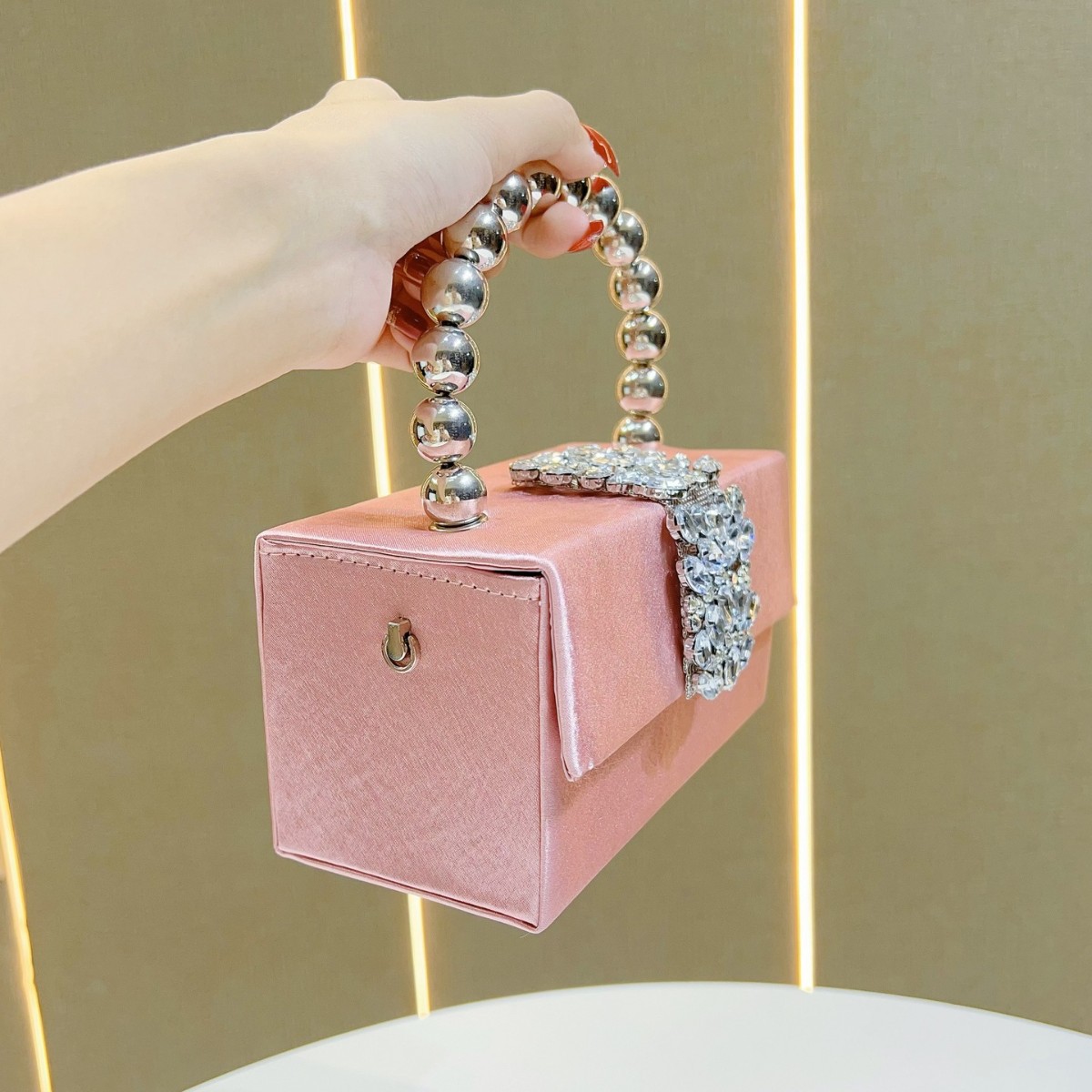 Sparkling Rhinestone Pearl Box - Tassel Fringe Trim บทวิจารณ์และราคา