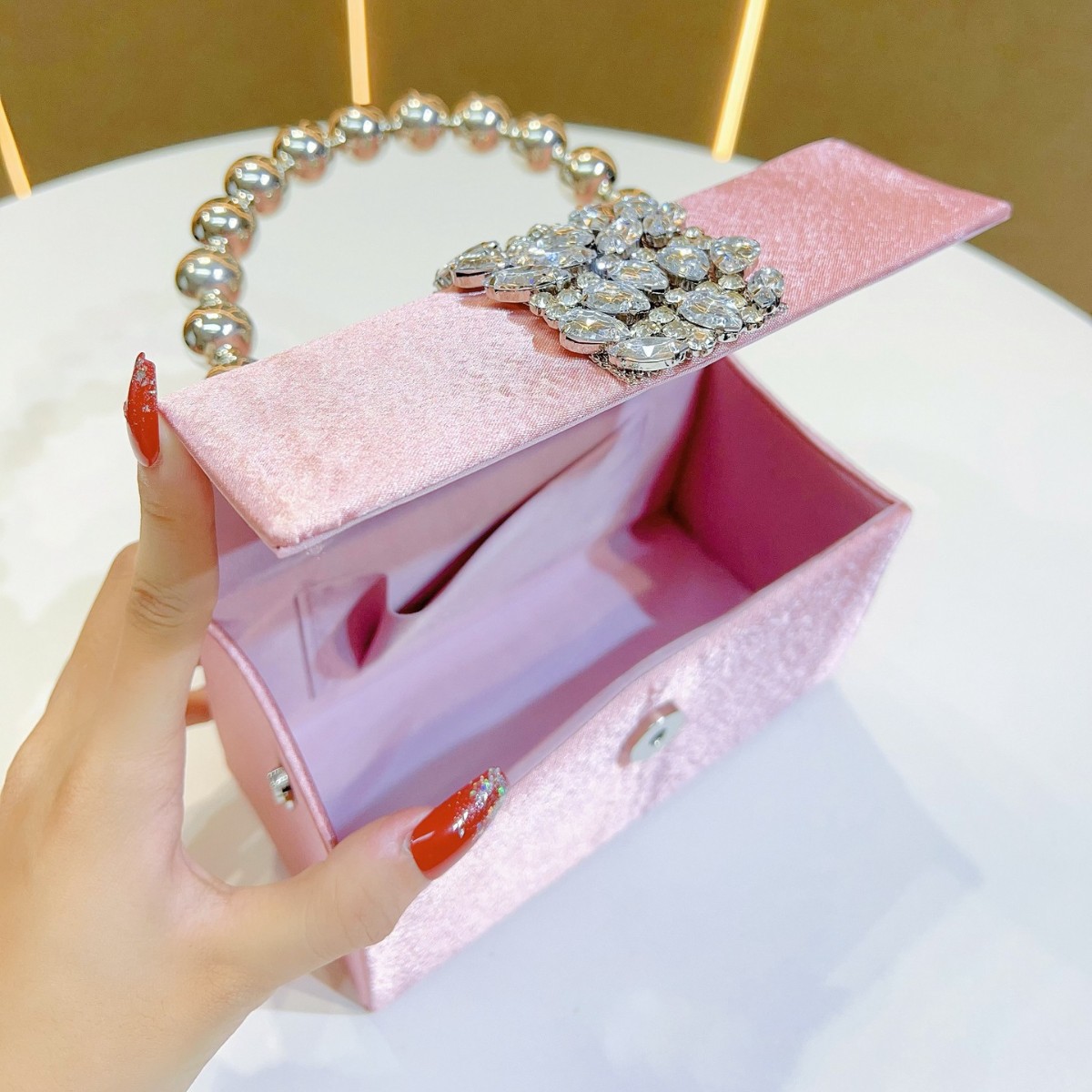 Sparkling Rhinestone Pearl Box - Tassel Fringe Trim บทวิจารณ์และราคา