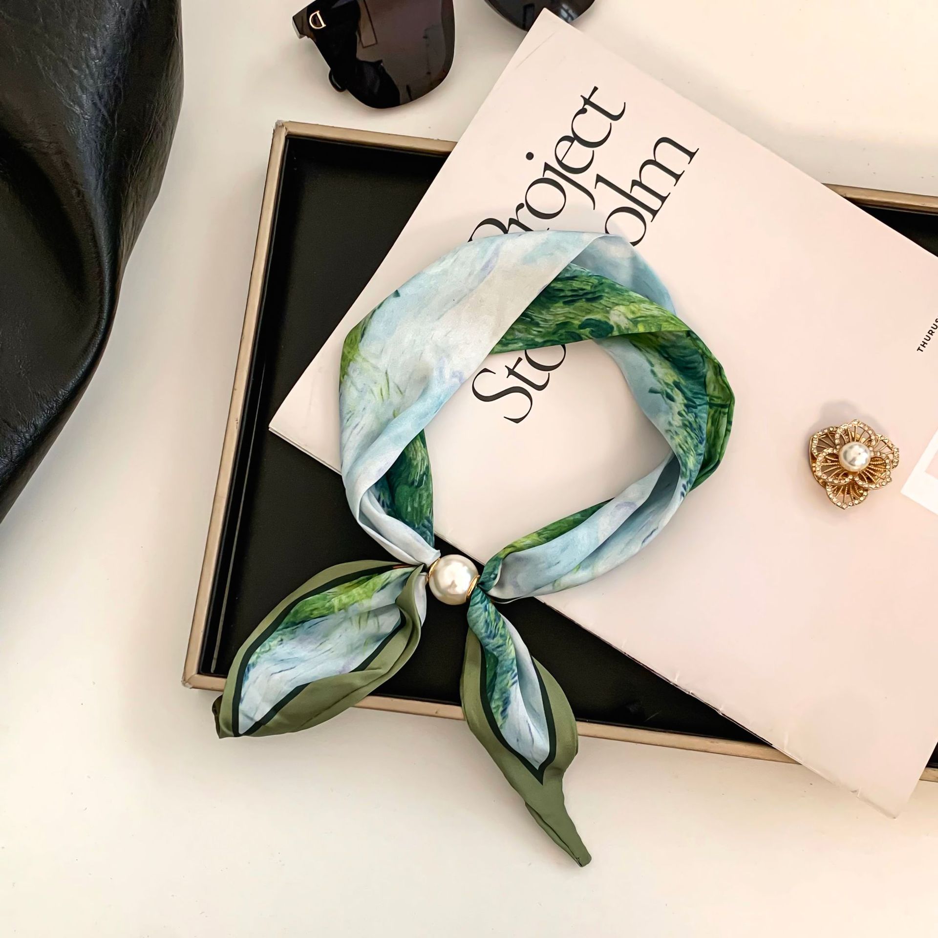 Cashew Flower Silk Scarf Effor - Pearl Trim Chain บทวิจารณ์และราคา