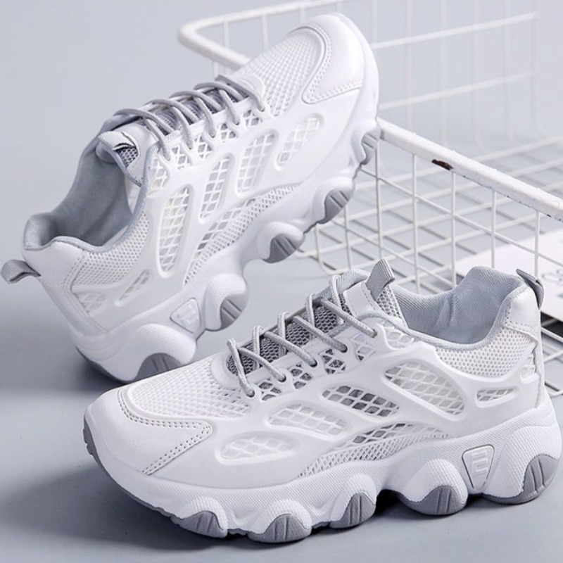 Breathable Mesh Chunky Sneaker - Guipure Lace Panel บทวิจารณ์และราคา