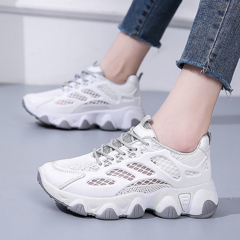 Breathable Mesh Chunky Sneaker - Guipure Lace Panel บทวิจารณ์และราคา