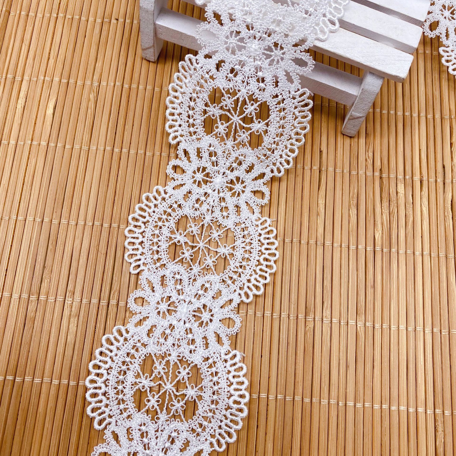 Hollow Flower Embroidered Lace - Lace Ribbon Trim บทวิจารณ์และราคา