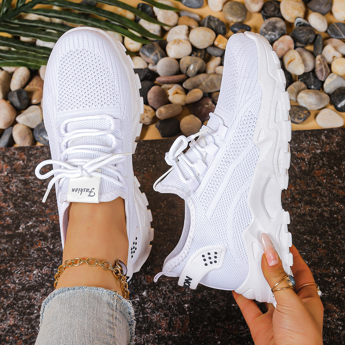 Women's sports shoes 2025: Bre - Guipure Lace Panel บทวิจารณ์และราคา