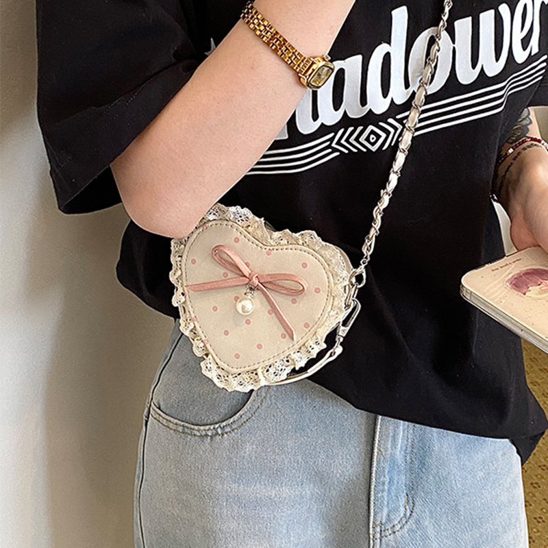 Red Heart Shaped Crossbody Bag - Pearl Trim Chain บทวิจารณ์และราคา