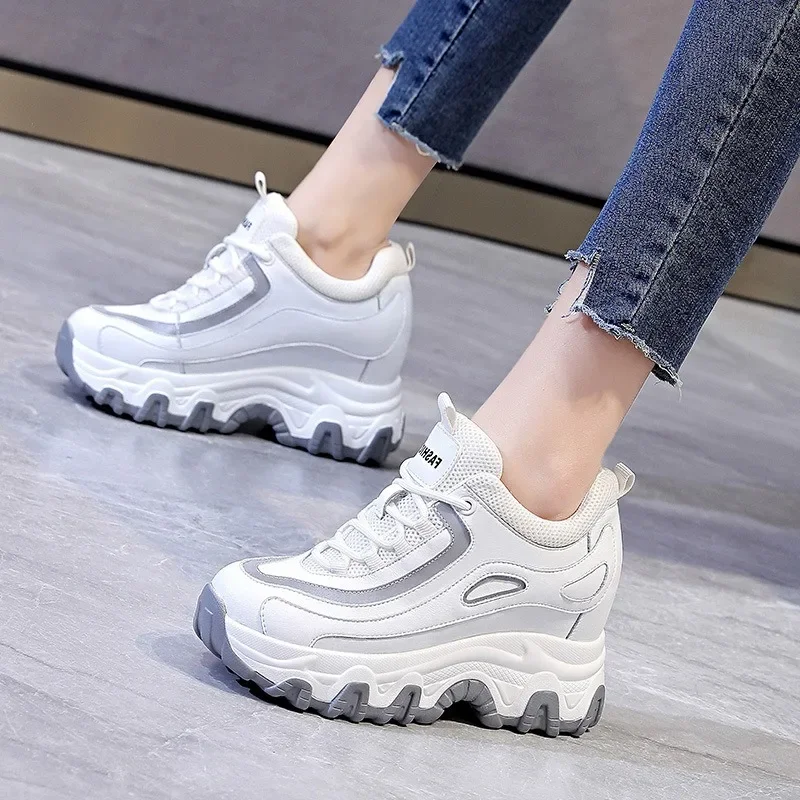 9CM Genuine Leather Platform W - Guipure Lace Panel บทวิจารณ์และราคา