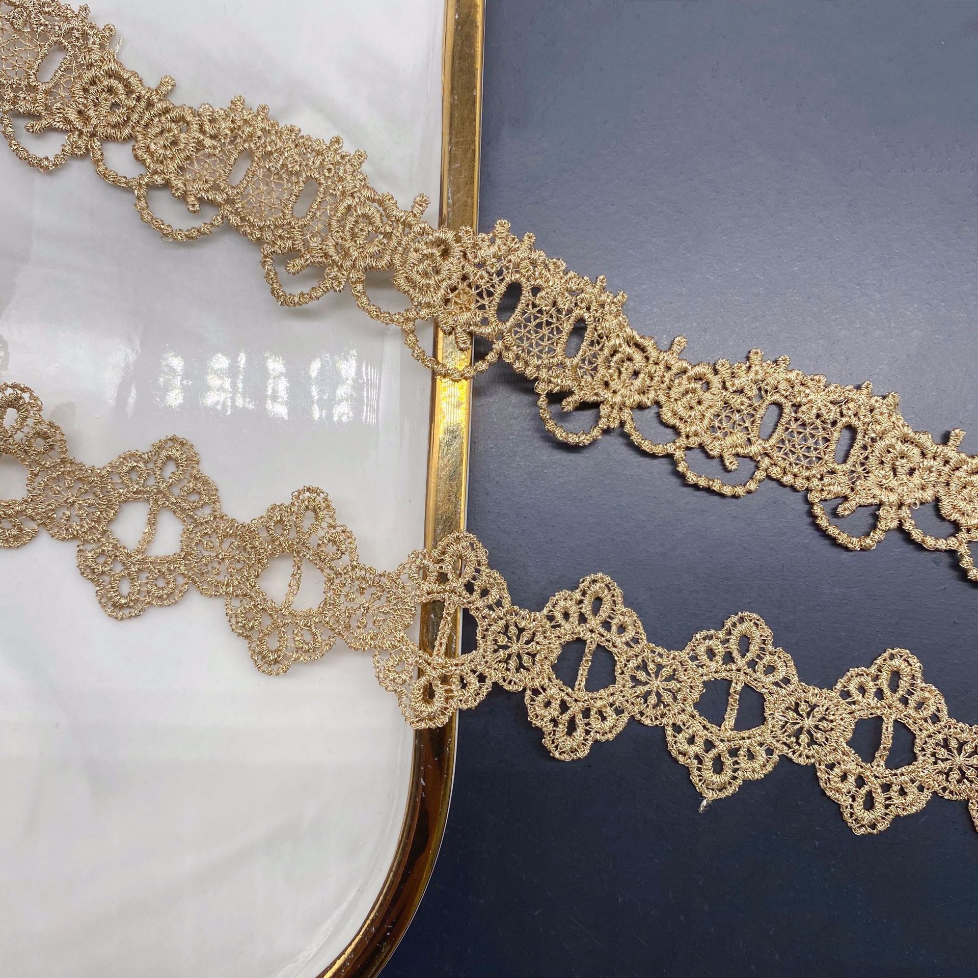 2yards Golden Embroidered Love - Lace Ribbon Trim บทวิจารณ์และราคา