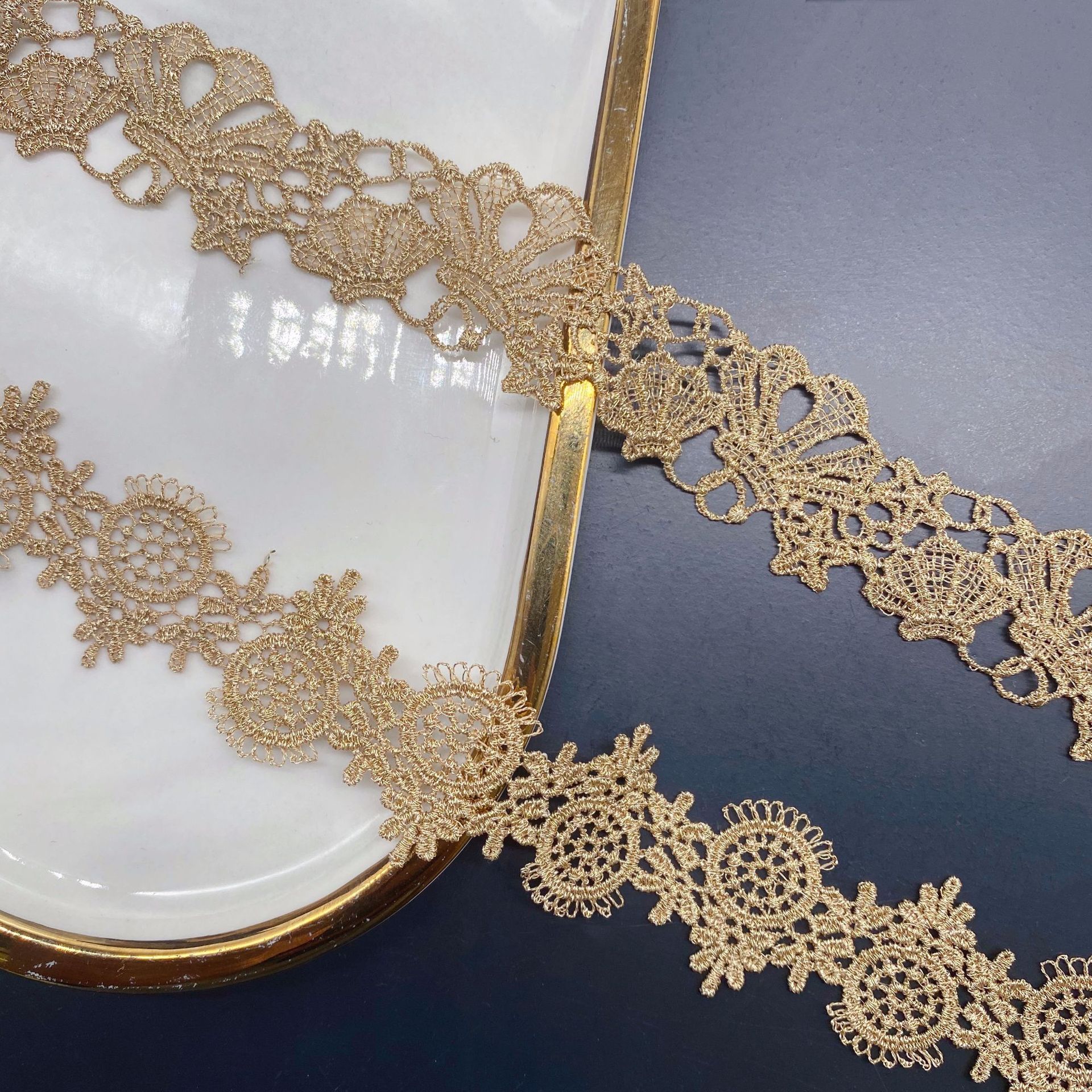 2yards Golden Embroidered Love - Lace Ribbon Trim บทวิจารณ์และราคา
