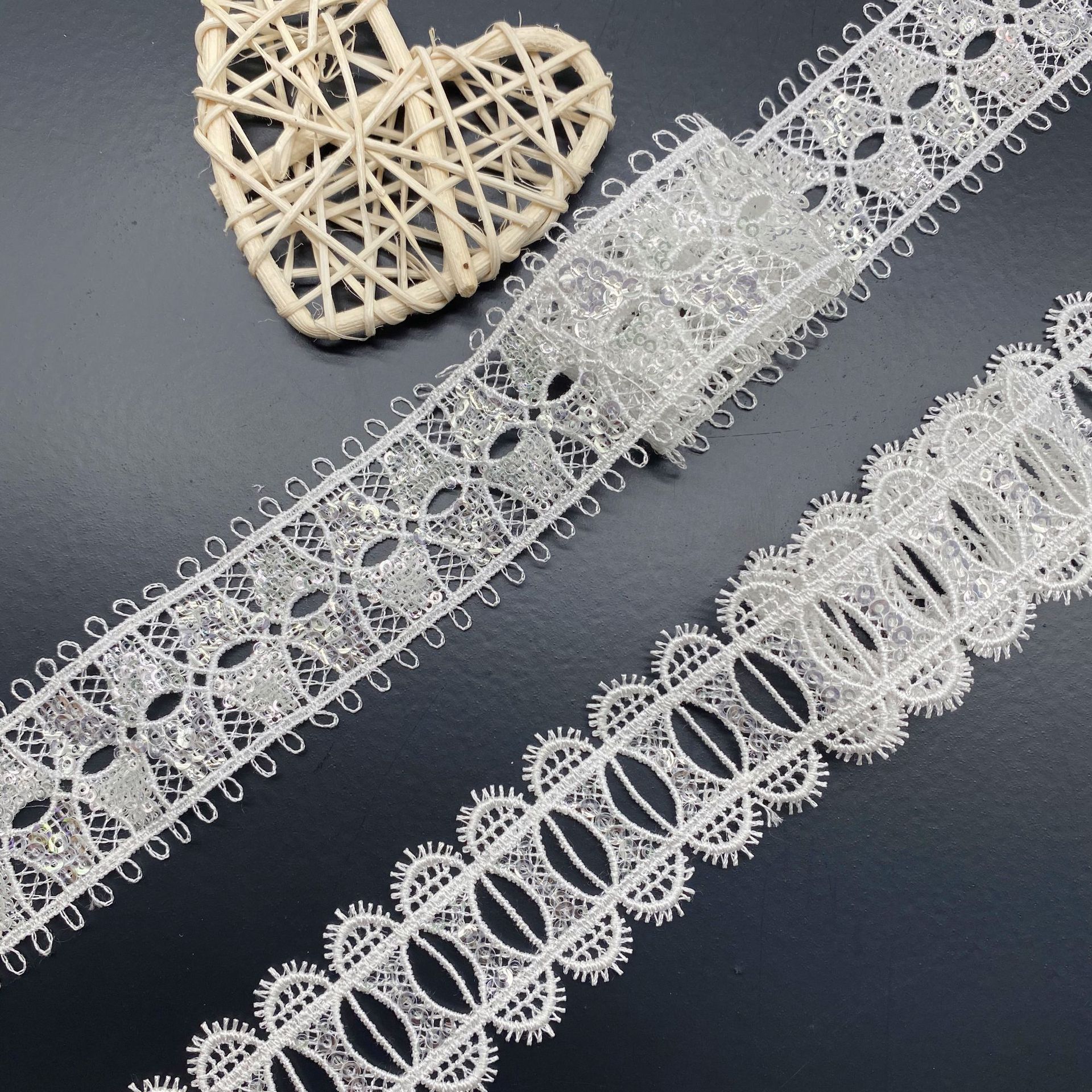 Hollow Wearable Sequins Ribbon - Lace Ribbon Trim บทวิจารณ์และราคา