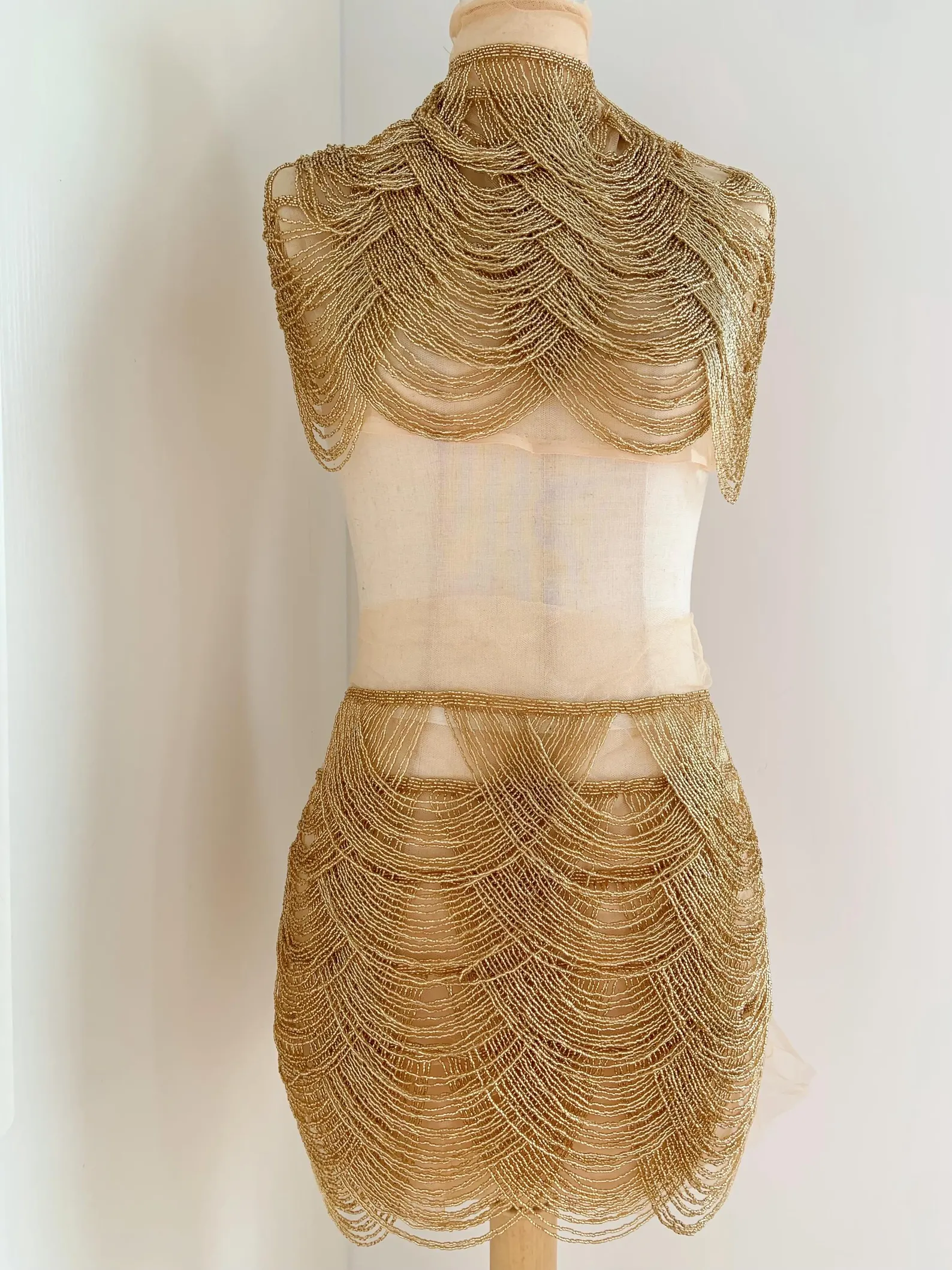 Silver Chains Cape Fabric, Bea - Beaded Trim Fringe บทวิจารณ์และราคา
