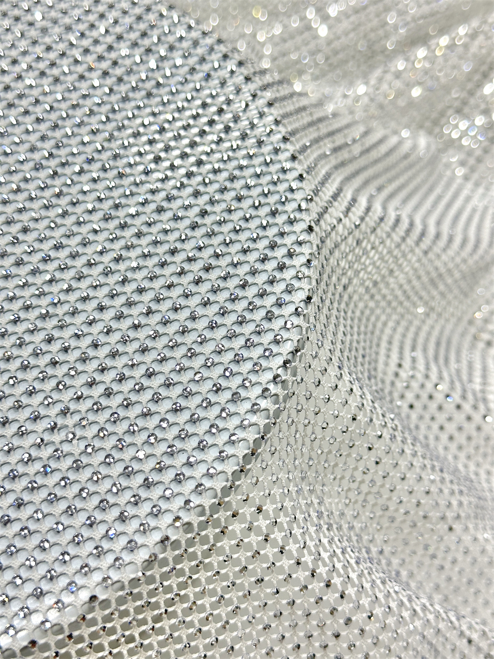 Exquisite Rhinestones Mesh diy - Crystal Mesh Fabric บทวิจารณ์และราคา